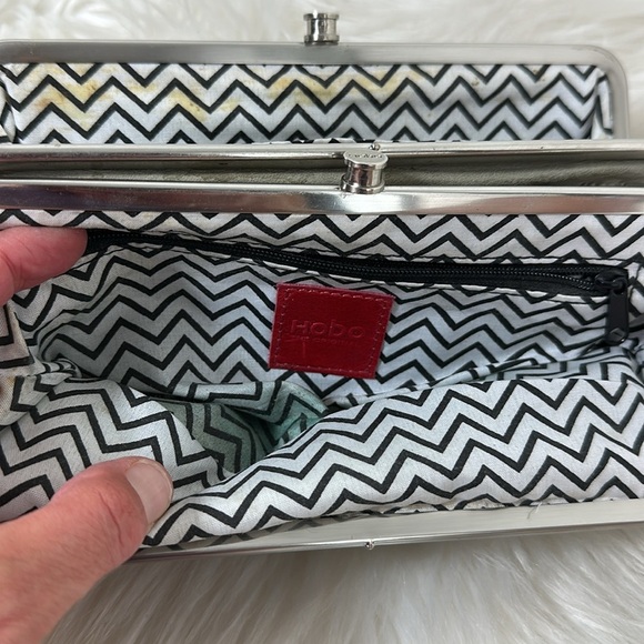 HOBO International Gray Leather Lauren Clutch-Wallet - Picture 9 of 10
